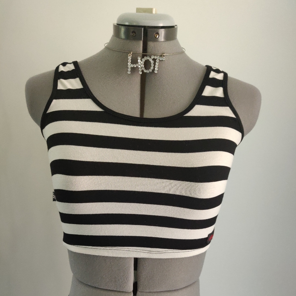 Crop top - Picture 4 of 9